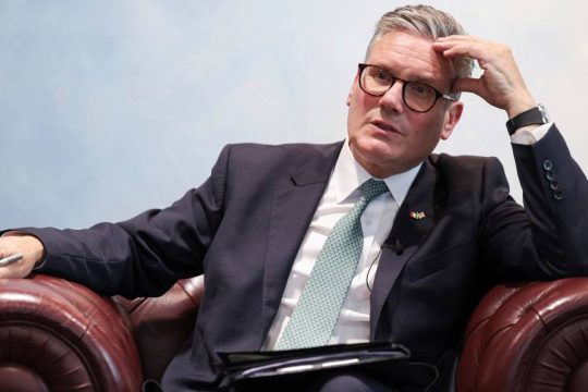 Βαθαίνει η κρίση για τον Στάρμερ - Παραιτήθηκε και τρίτος υφυπουργός
